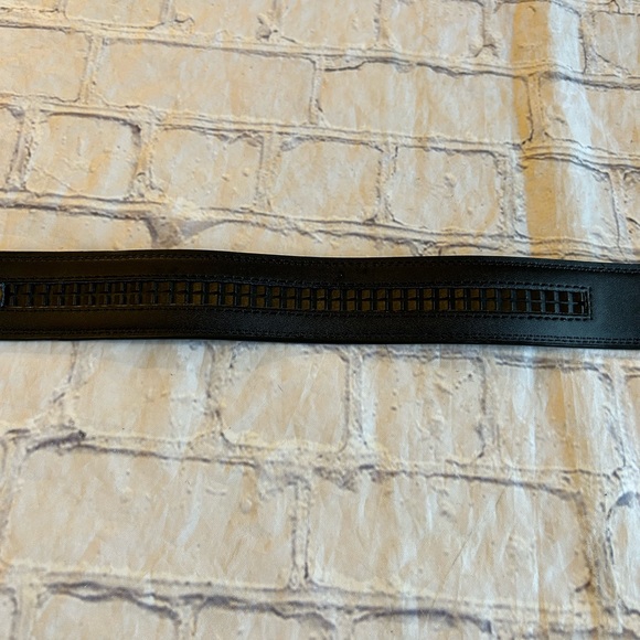 JOSEPH ELLIOTT MENS BLACK GENUINE LEATHER GOLF BELT GRAND HOTEL BUCKLE - Picture 6 of 10